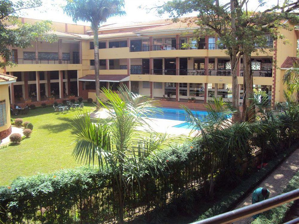 Silver Springs Hotel Kampala Esterno foto