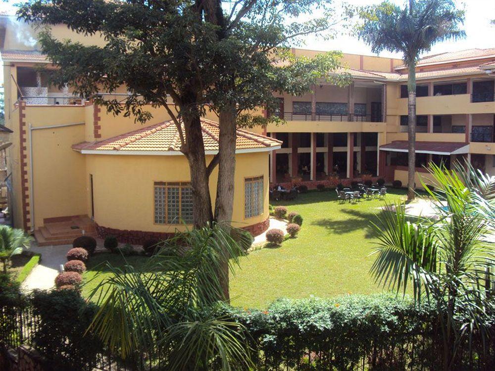 Silver Springs Hotel Kampala Esterno foto