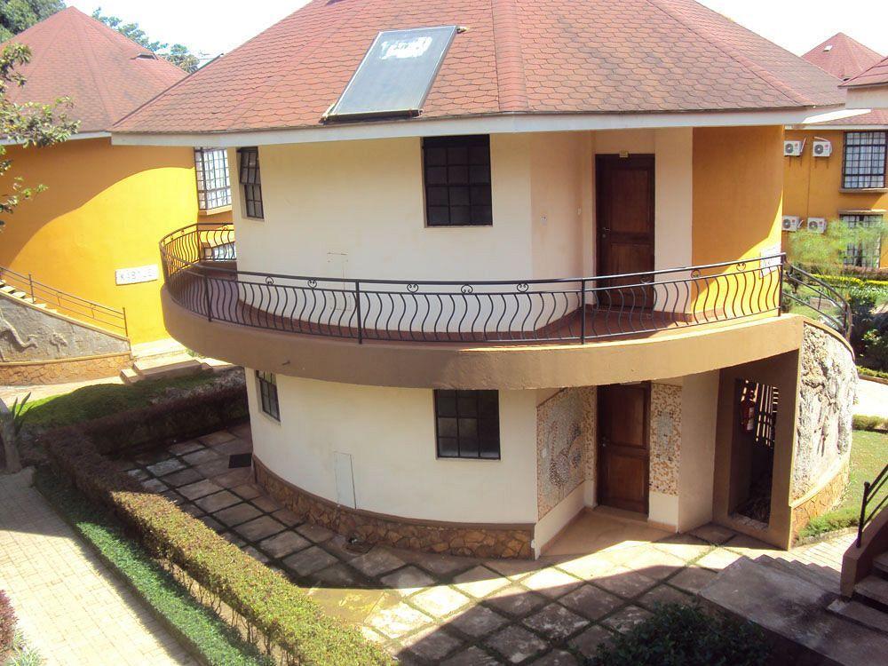 Silver Springs Hotel Kampala Esterno foto