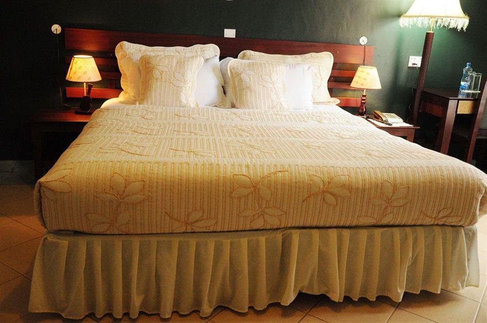 Silver Springs Hotel Kampala Esterno foto