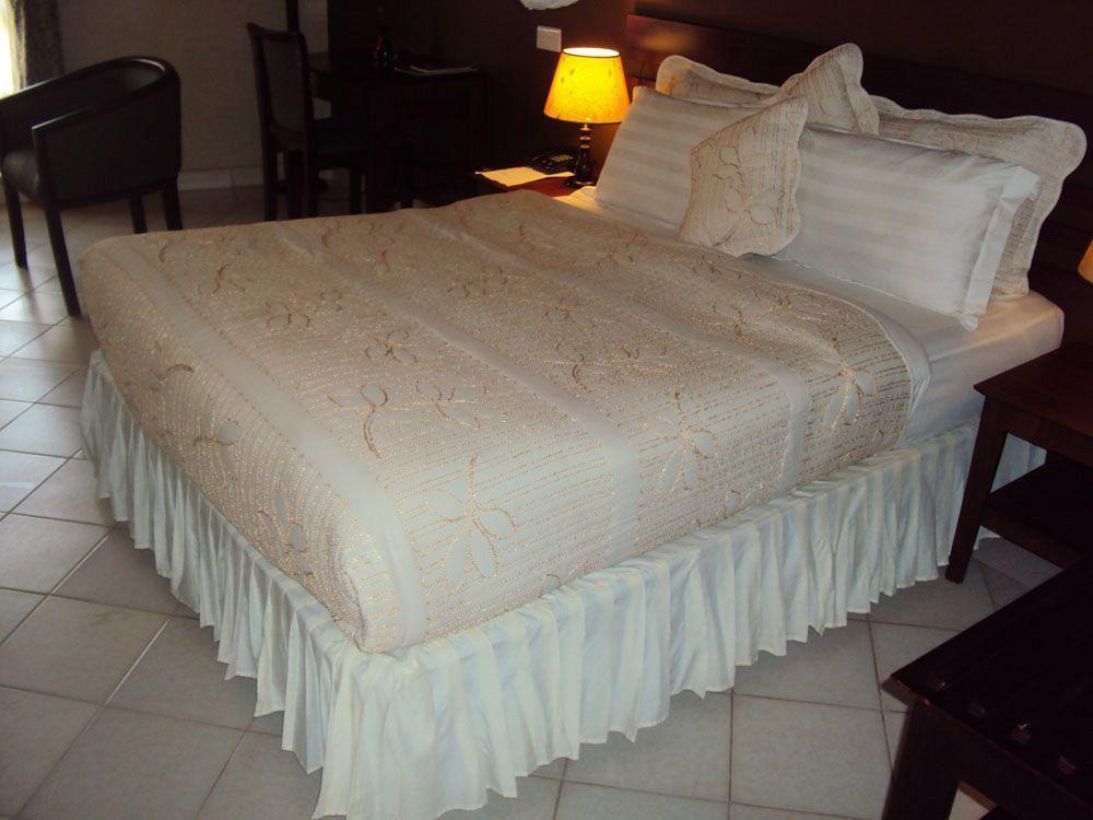 Silver Springs Hotel Kampala Esterno foto