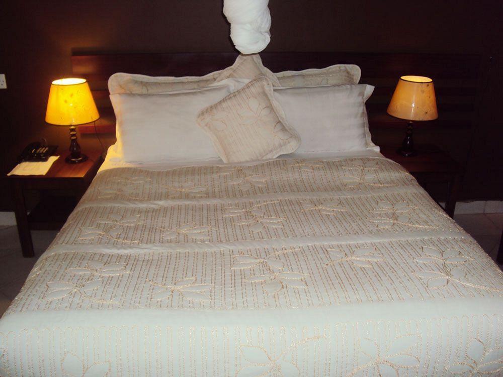 Silver Springs Hotel Kampala Esterno foto