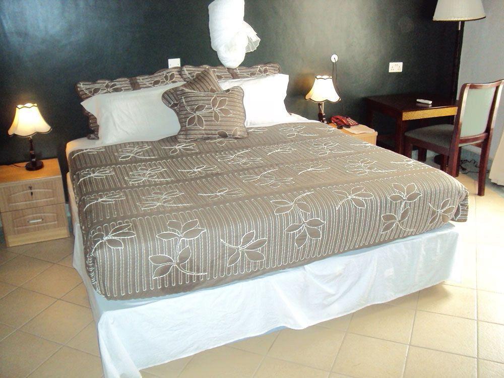 Silver Springs Hotel Kampala Esterno foto