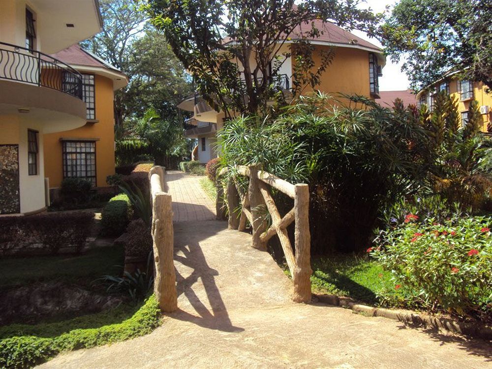 Silver Springs Hotel Kampala Esterno foto