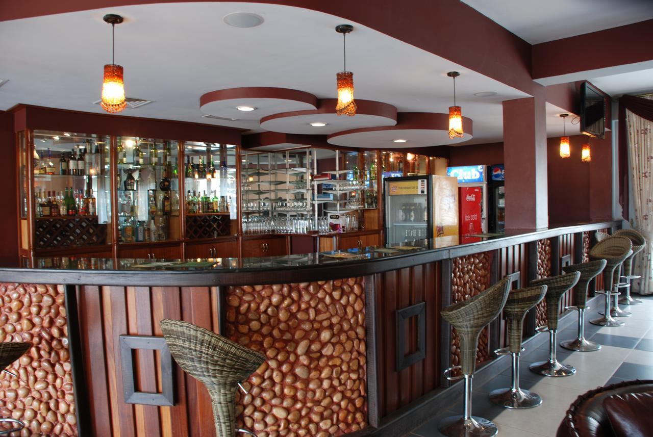 Silver Springs Hotel Kampala Esterno foto