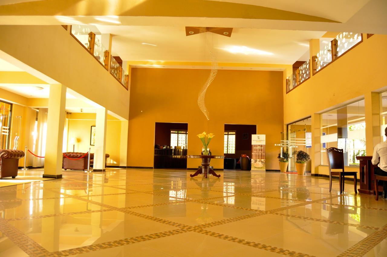 Silver Springs Hotel Kampala Esterno foto