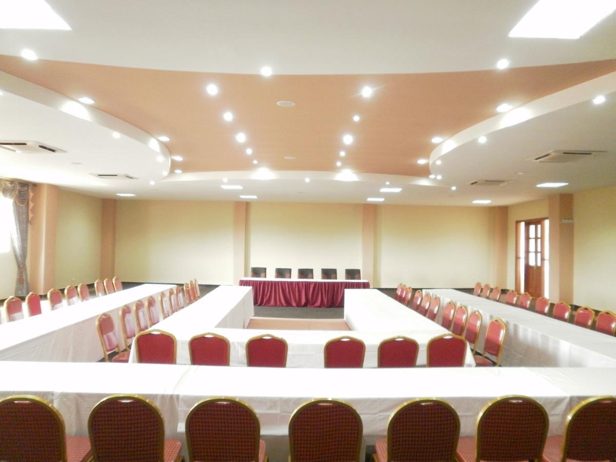 Silver Springs Hotel Kampala Esterno foto