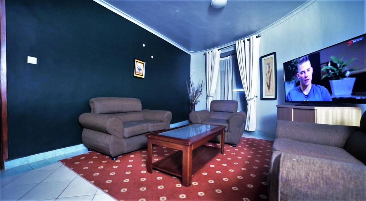 Silver Springs Hotel Kampala Esterno foto