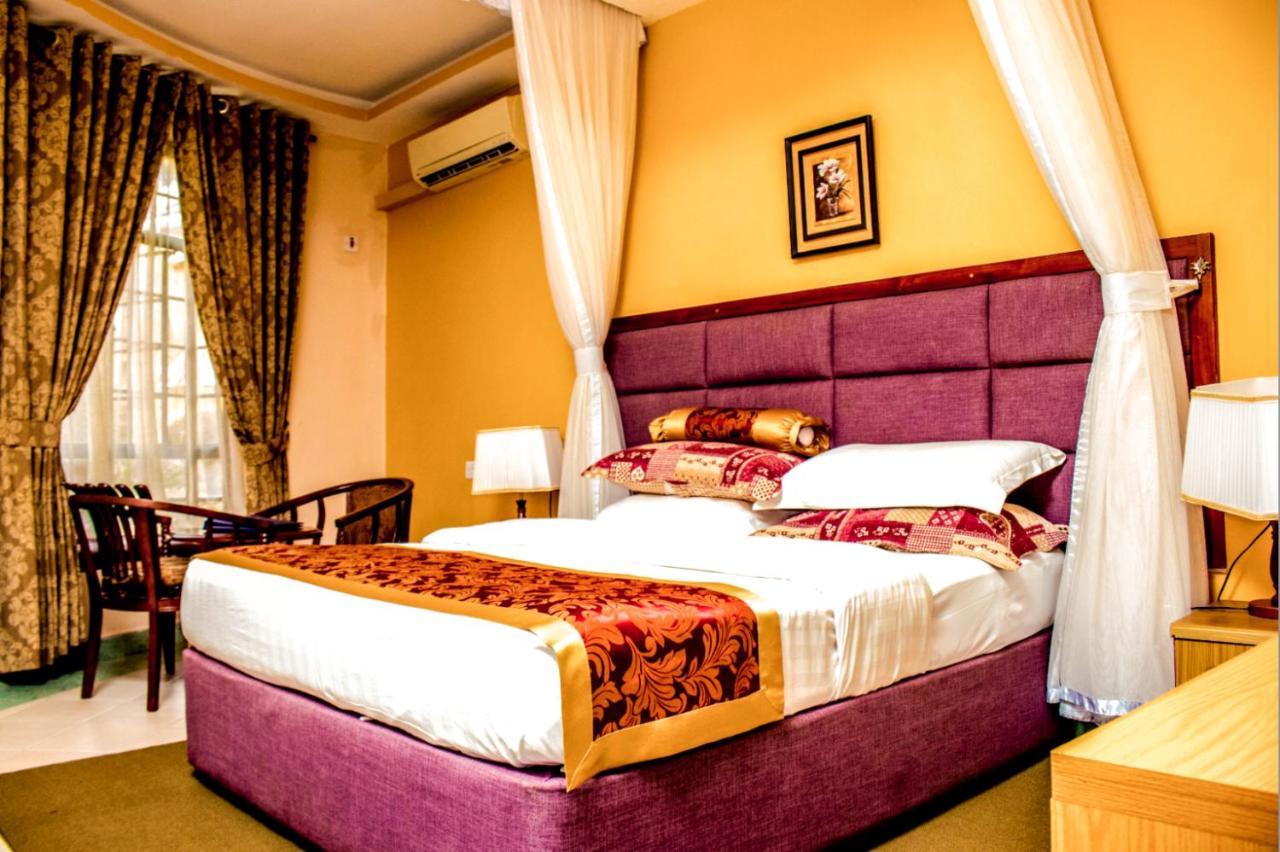 Silver Springs Hotel Kampala Esterno foto