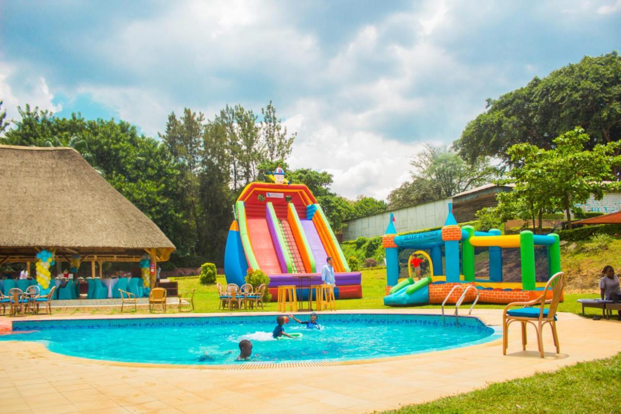 Silver Springs Hotel Kampala Esterno foto