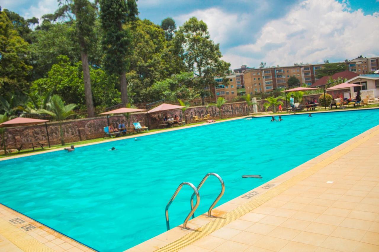 Silver Springs Hotel Kampala Esterno foto