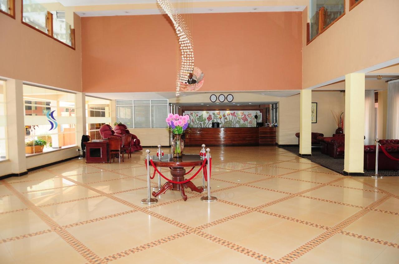 Silver Springs Hotel Kampala Esterno foto
