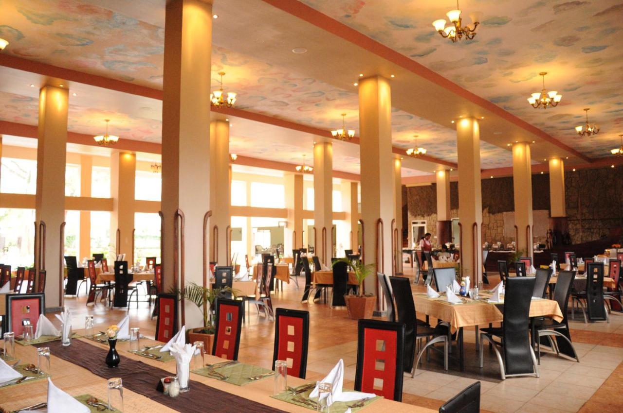 Silver Springs Hotel Kampala Esterno foto